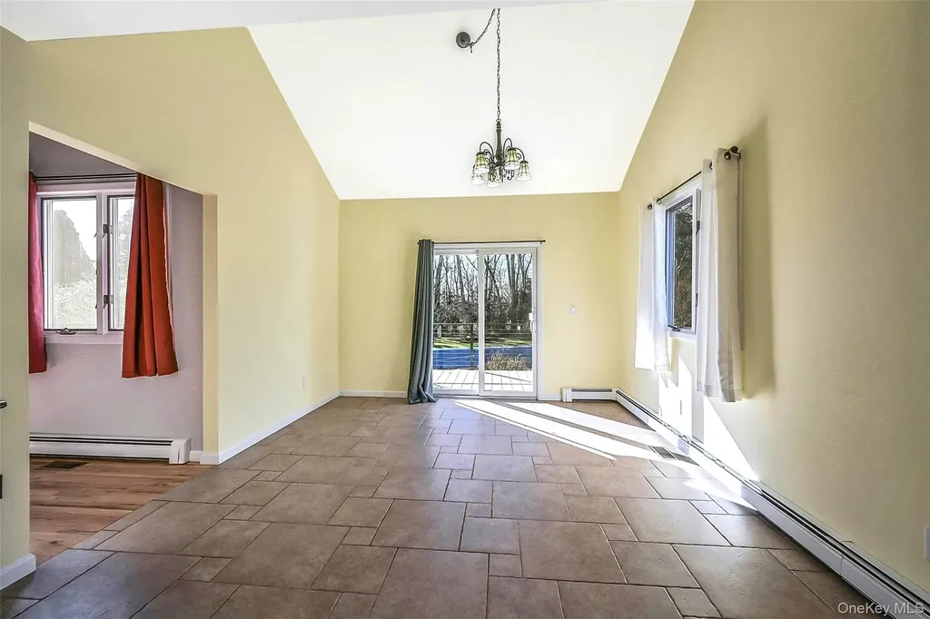 61 Eileen Circle Jamesport NY 11947