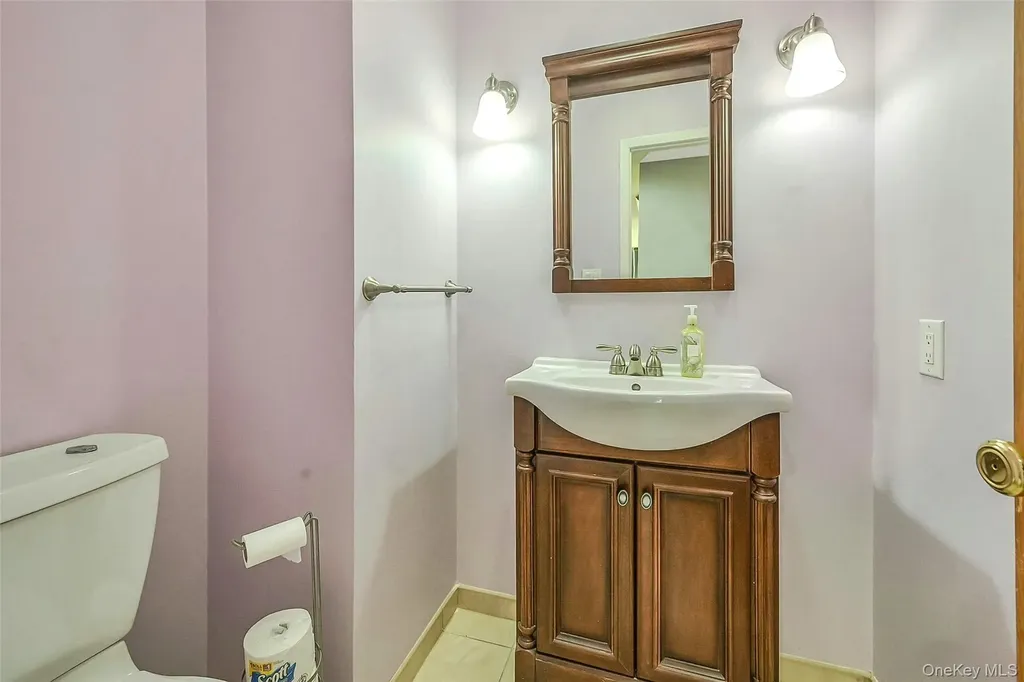 61 Eileen Circle Jamesport NY 11947