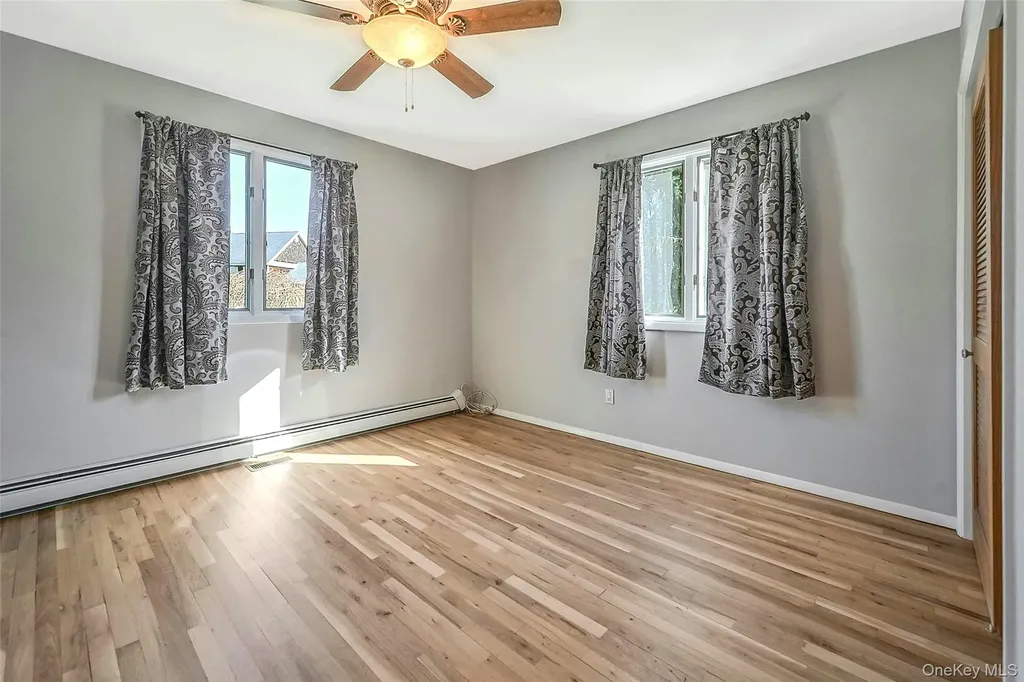 61 Eileen Circle Jamesport NY 11947