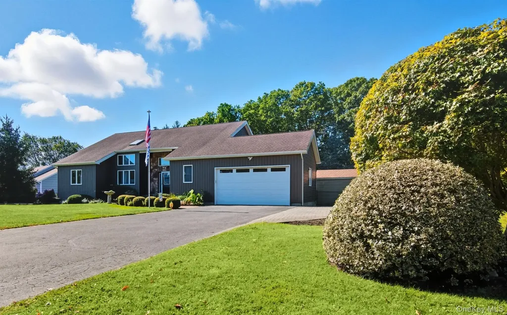 61 Eileen Circle Jamesport NY 11947