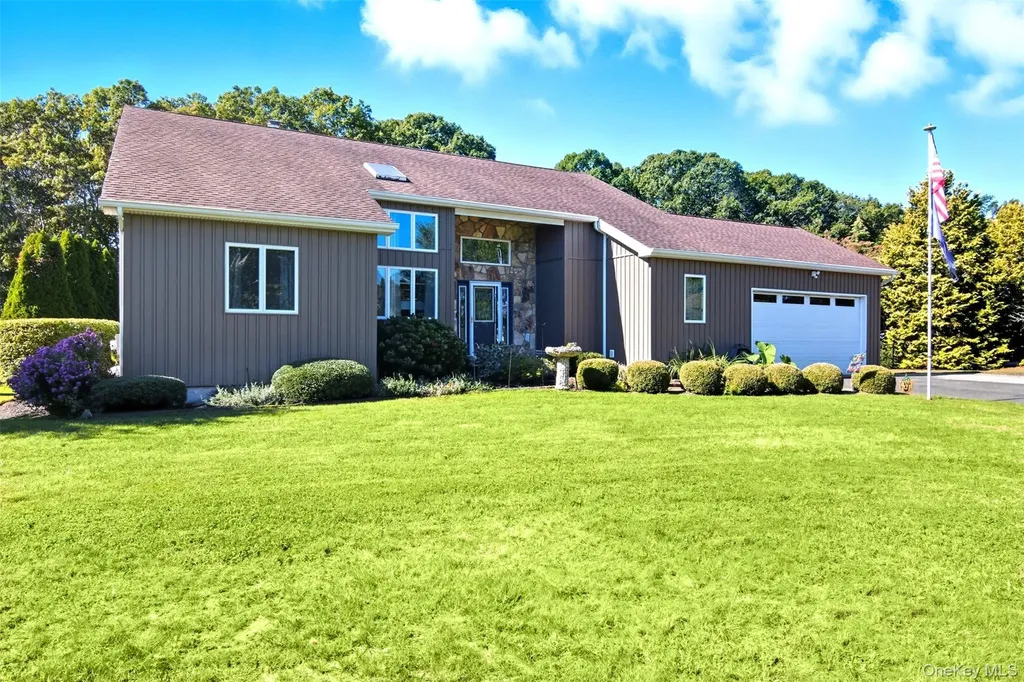 61 Eileen Circle Jamesport NY 11947