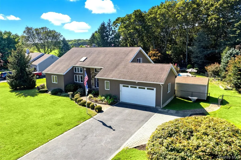 61 Eileen Circle Jamesport NY 11947