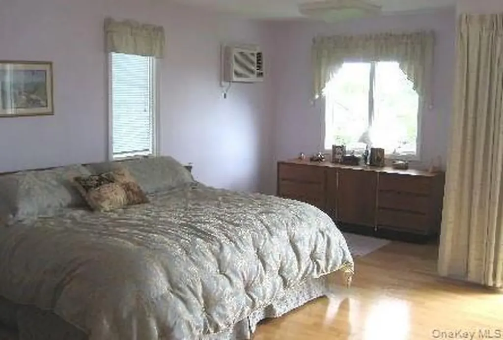 2 Aster Drive New Hyde Park NY 11040