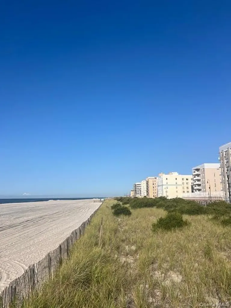 855 E Broadway Long Beach NY 11561