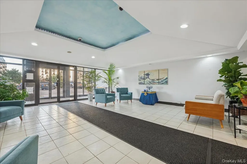 855 E Broadway Long Beach NY 11561