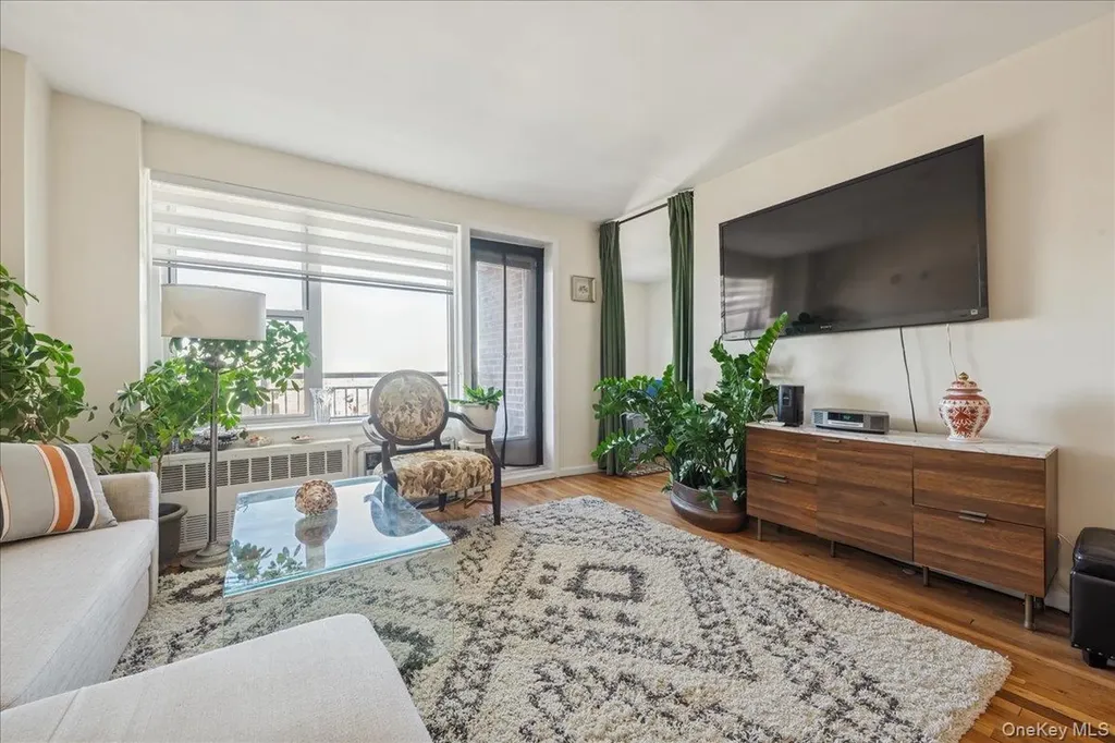 855 E Broadway Long Beach NY 11561
