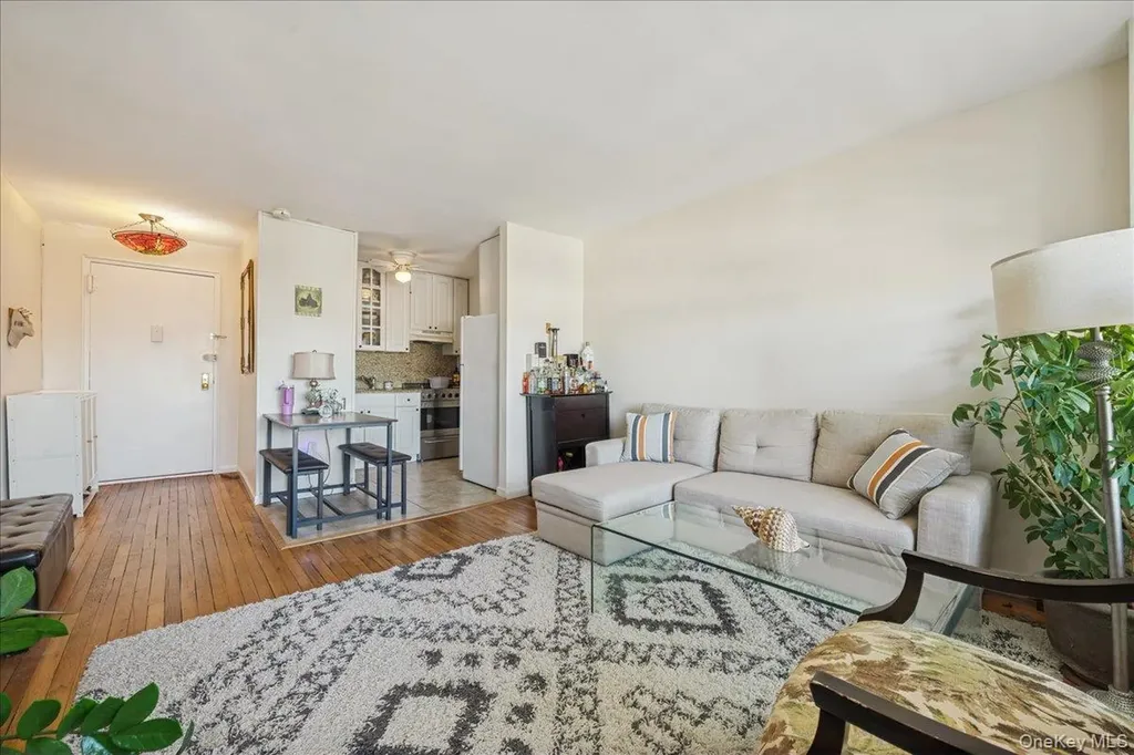 855 E Broadway Long Beach NY 11561