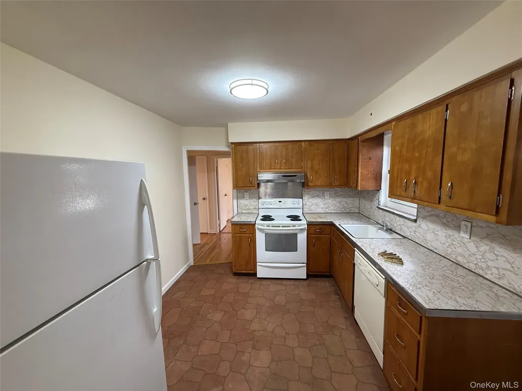 16604 67th Avenue Fresh Meadows NY 11365