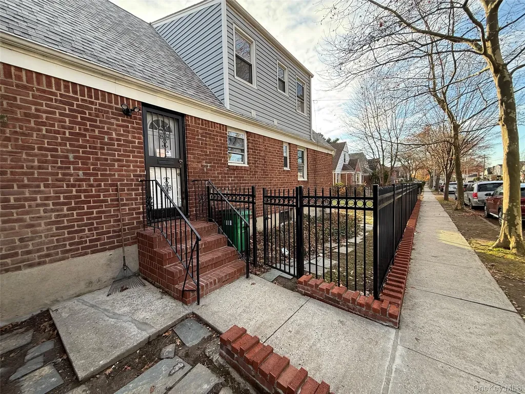 16604 67th Avenue Fresh Meadows NY 11365