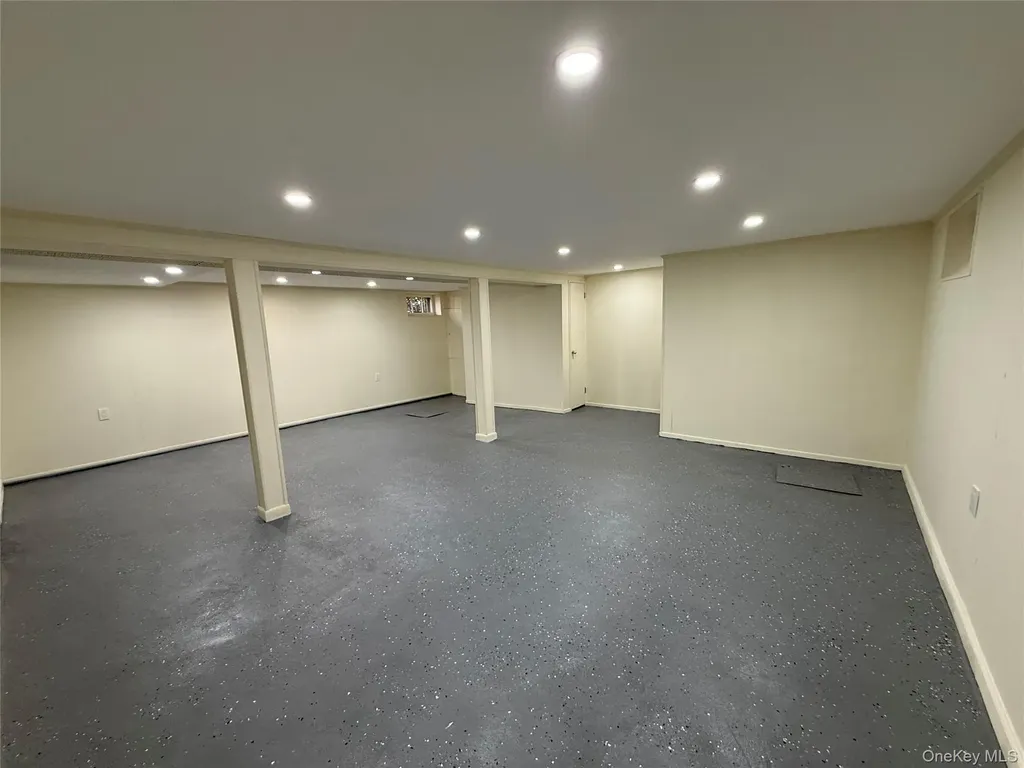 16604 67th Avenue Fresh Meadows NY 11365