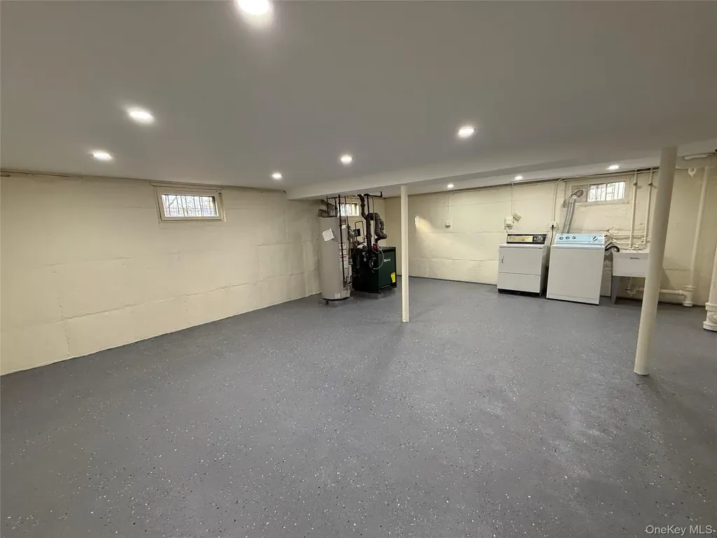 16604 67th Avenue Fresh Meadows NY 11365
