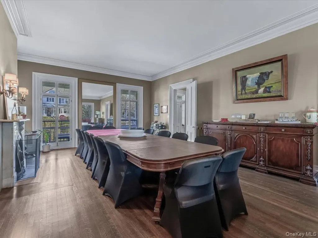 29 Center Drive Douglaston NY 11363