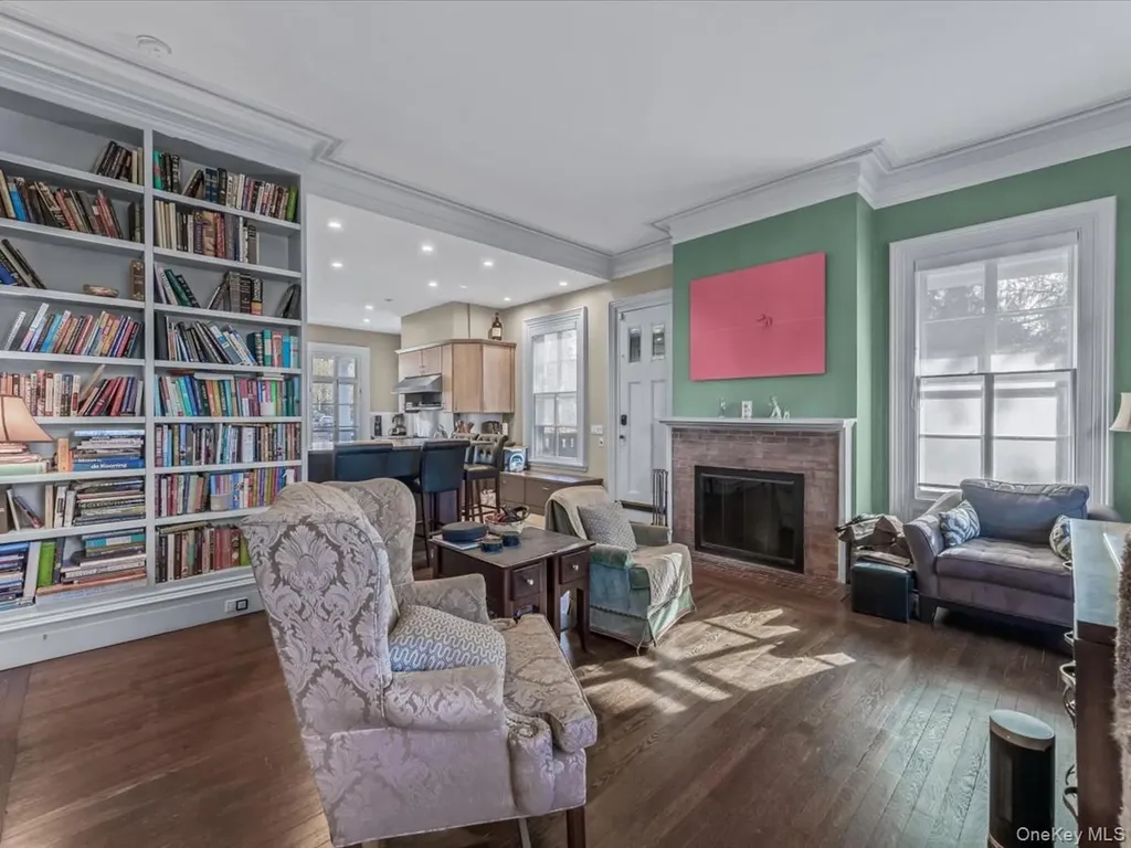 29 Center Drive Douglaston NY 11363