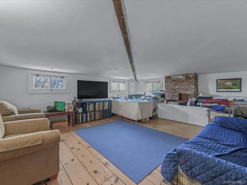 29 Center Drive Douglaston NY 11363