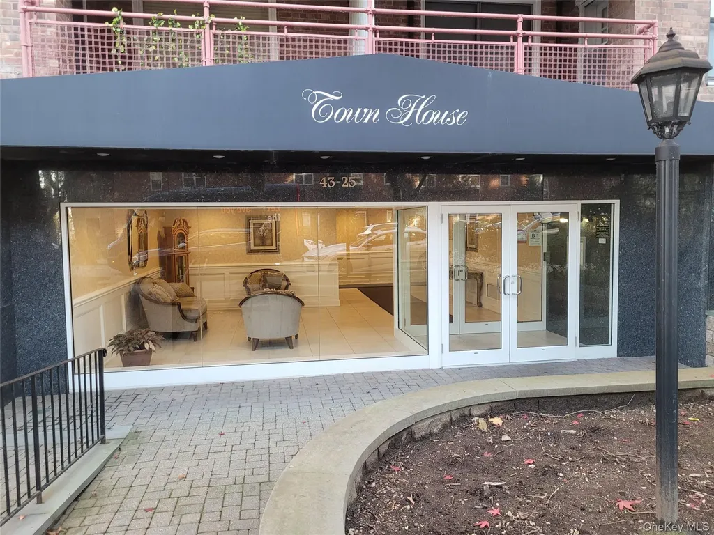43-25 Douglaston Parkway Douglaston NY 11363