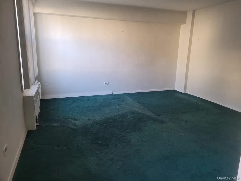 43-25 Douglaston Parkway Douglaston NY 11363