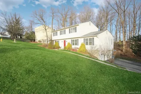 3 Geering Way Fishkill NY 12524