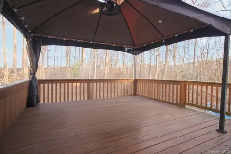 3 Geering Way Fishkill NY 12524