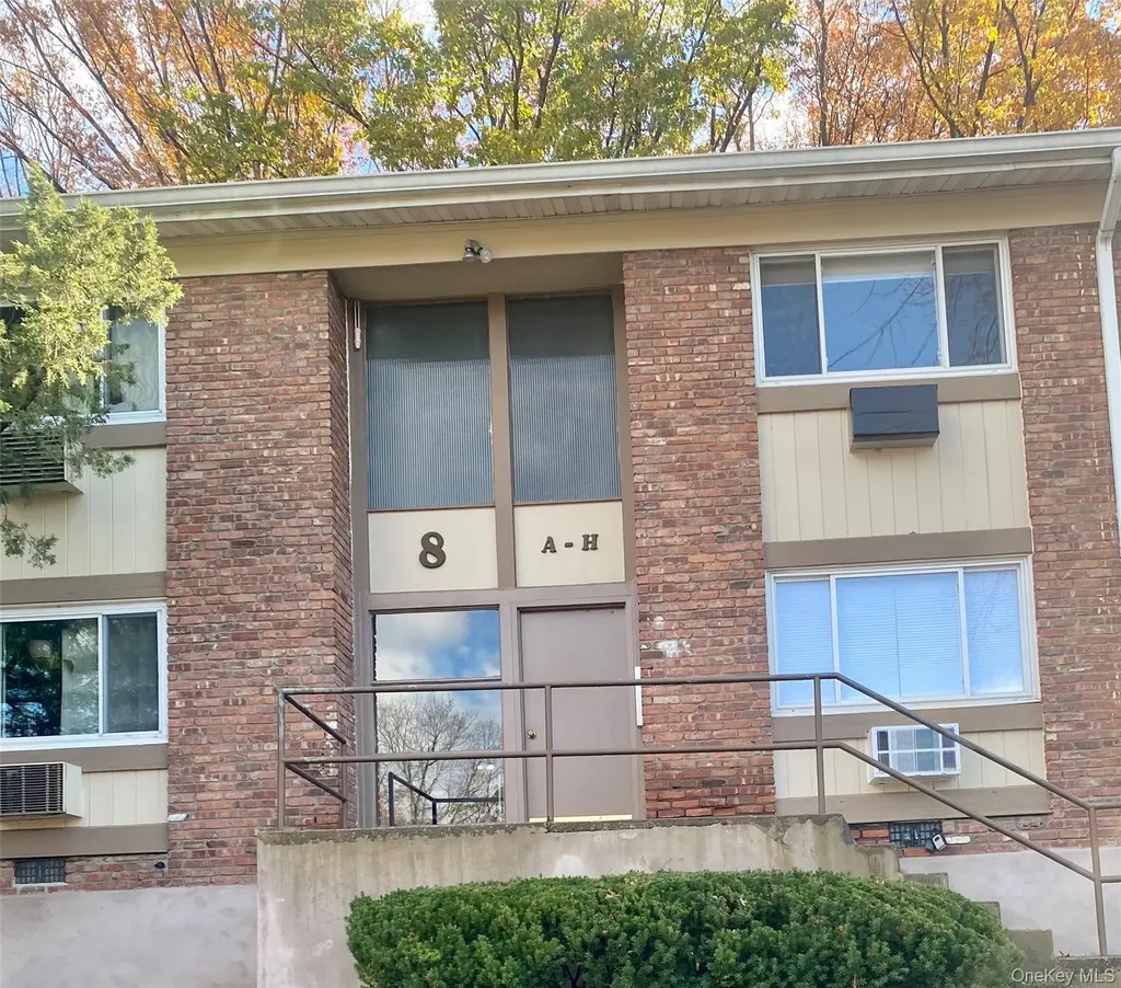 8 N James Street Peekskill NY 10566