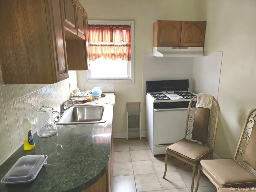 1064 Herkimer Street Brooklyn NY 11233