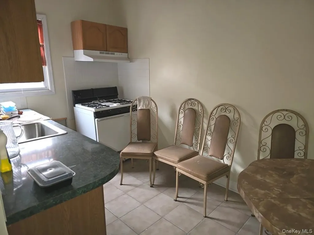 1064 Herkimer Street Brooklyn NY 11233