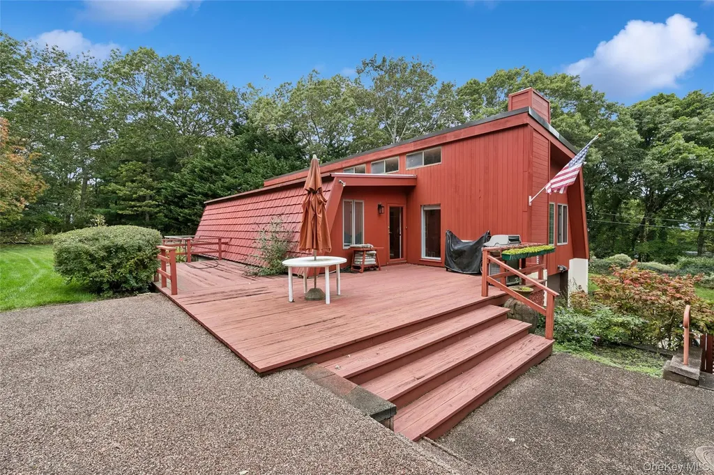 17 Downer Place Sag Harbor NY 11963