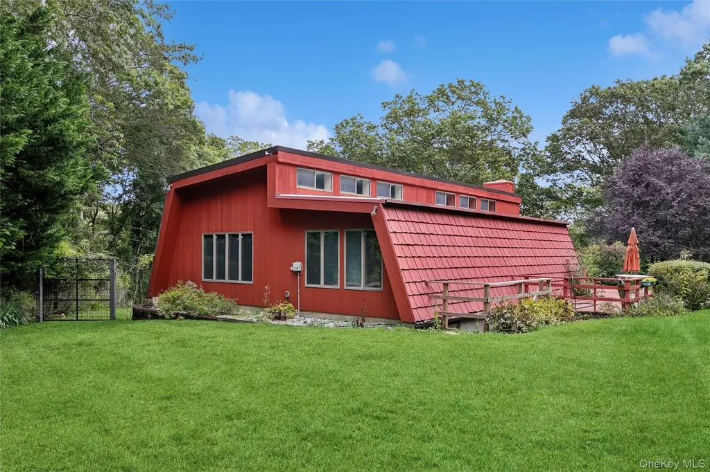 17 Downer Place Sag Harbor NY 11963
