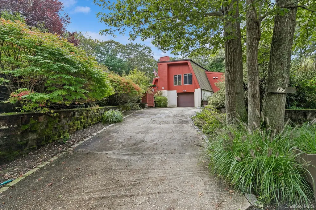 17 Downer Place Sag Harbor NY 11963