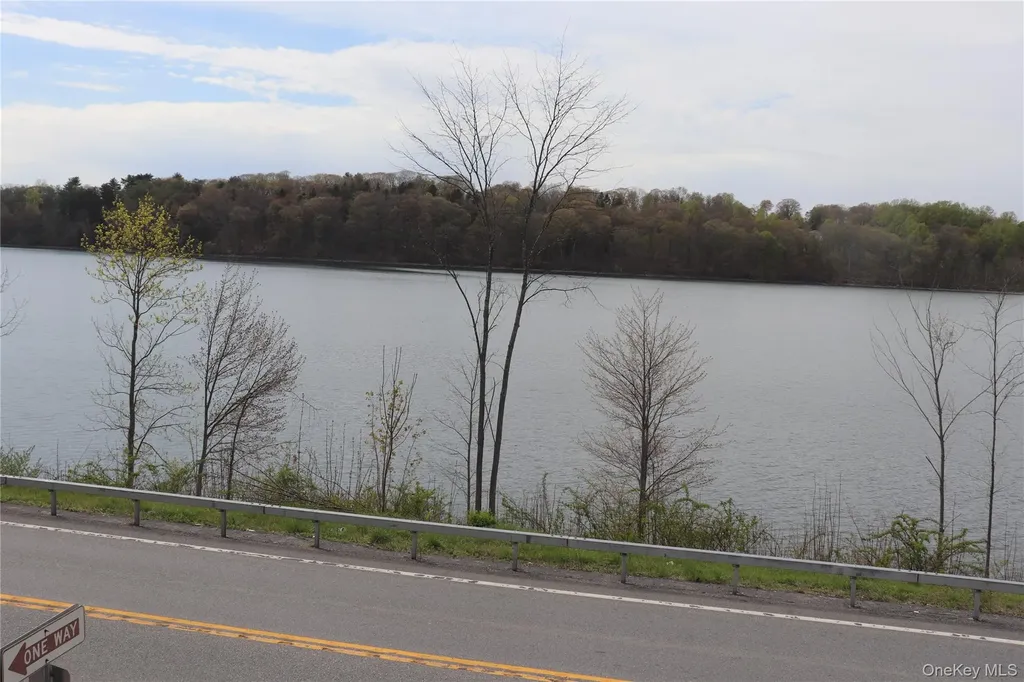 1671 Route 6 Carmel NY 10512