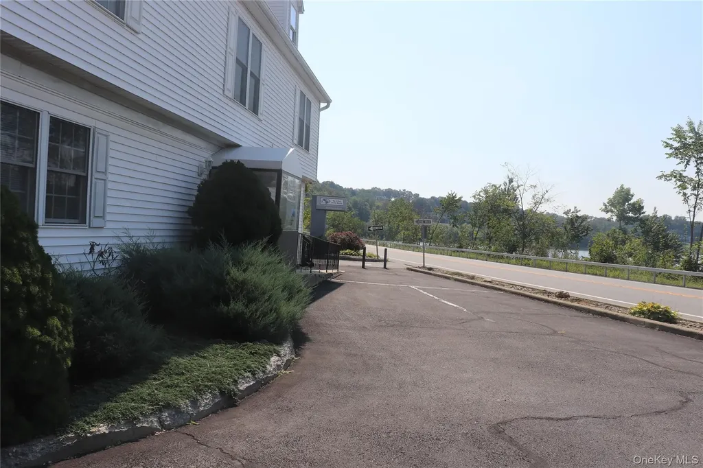 1671 Route 6 Carmel NY 10512