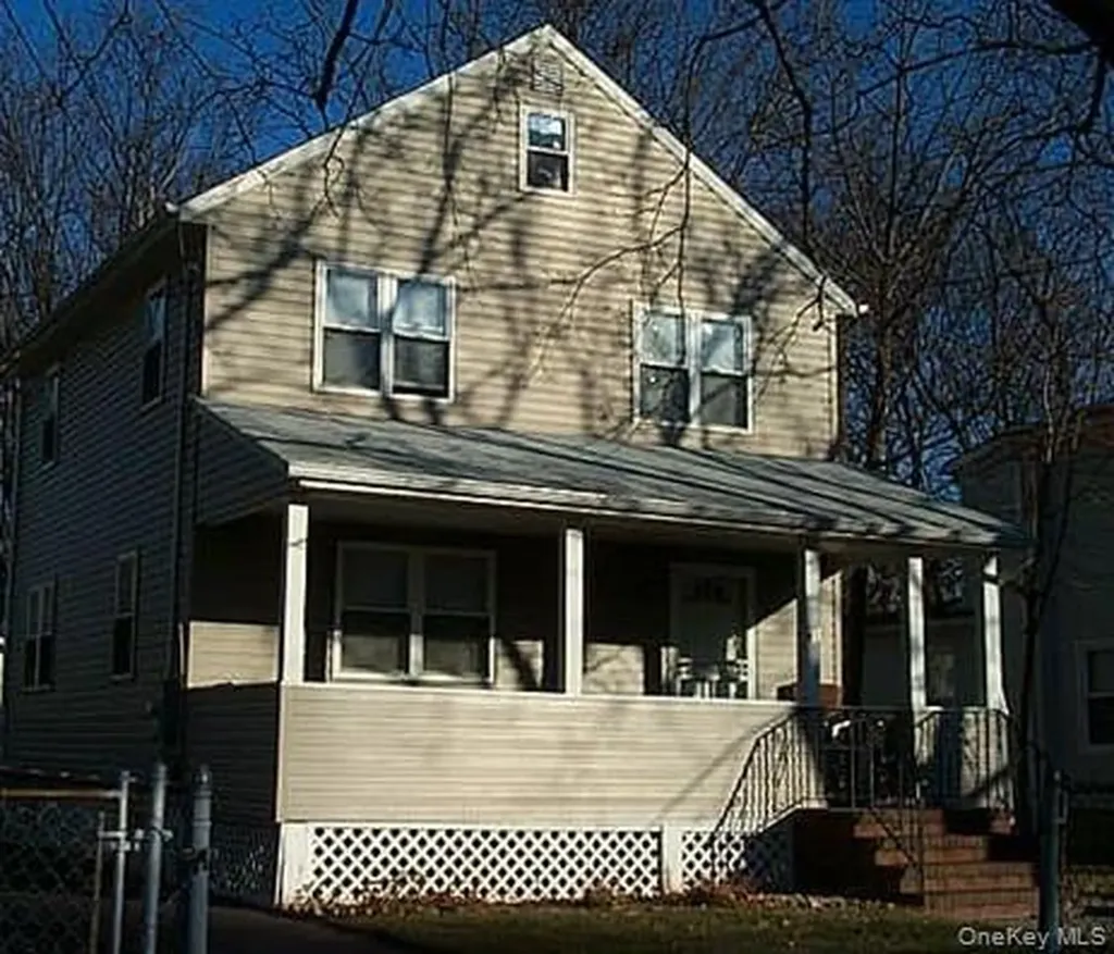 91 E Roosevelt Avenue Roosevelt NY 11575