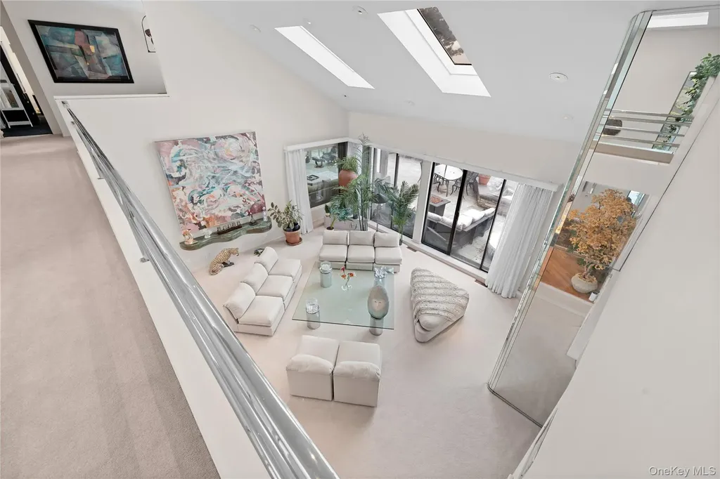 1010 Seawane Drive Hewlett Harbor NY 11557