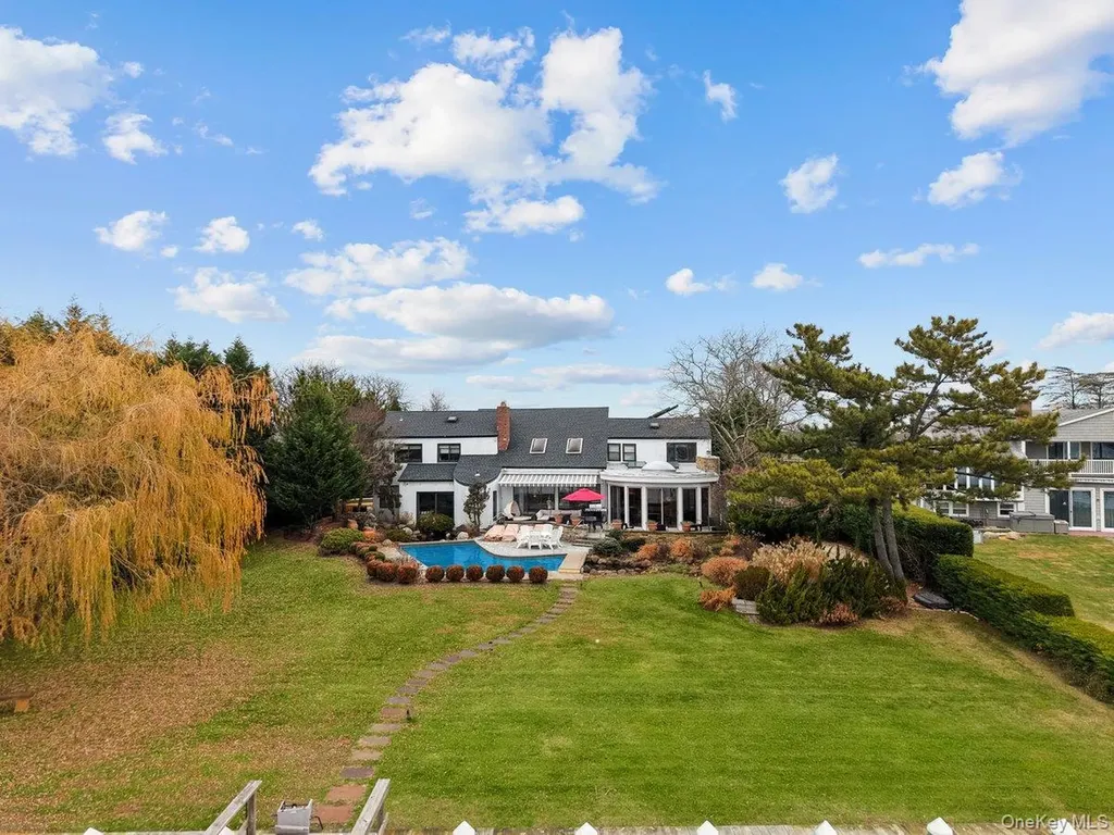 1010 Seawane Drive Hewlett Harbor NY 11557