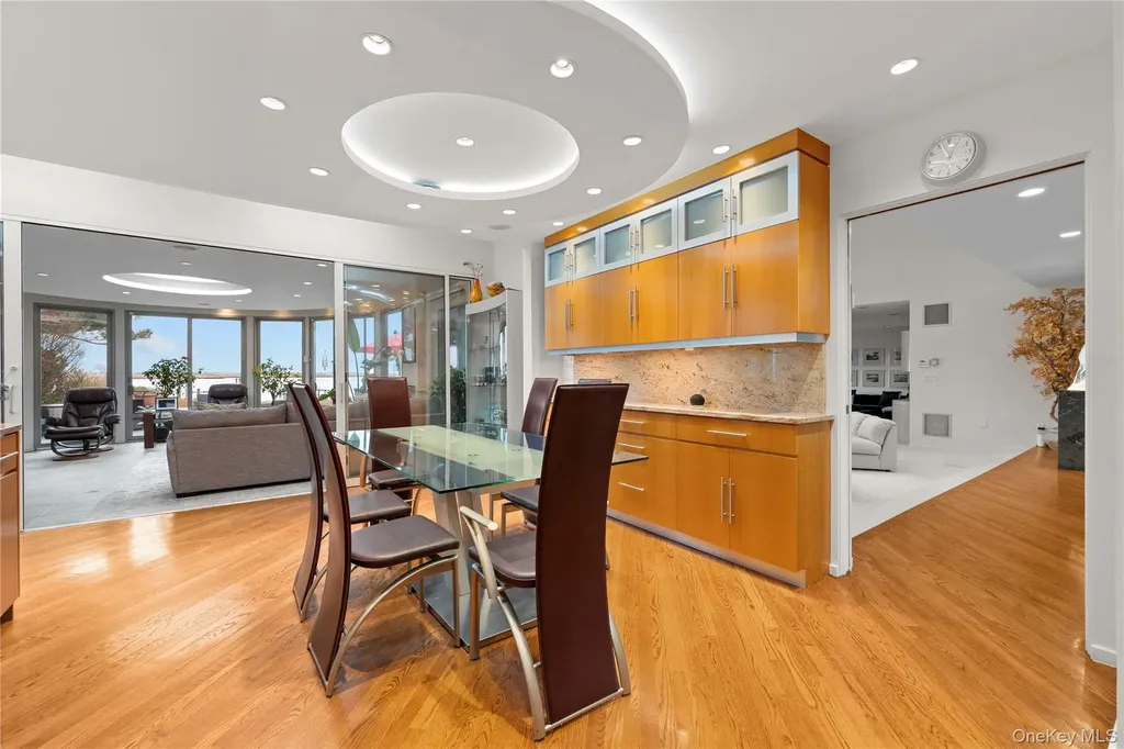 1010 Seawane Drive Hewlett Harbor NY 11557