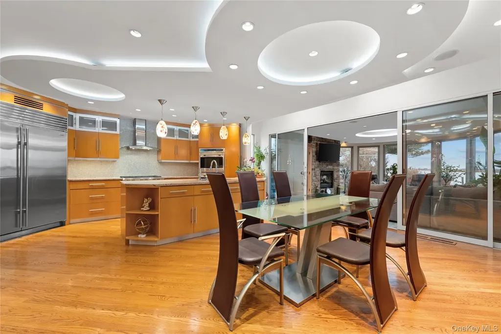 1010 Seawane Drive Hewlett Harbor NY 11557