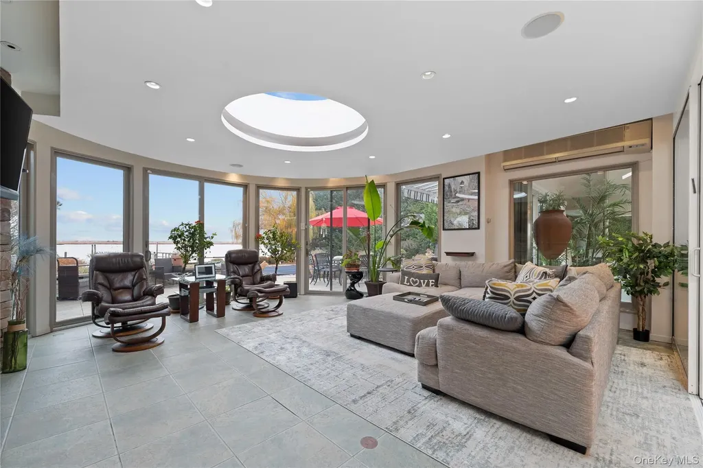 1010 Seawane Drive Hewlett Harbor NY 11557