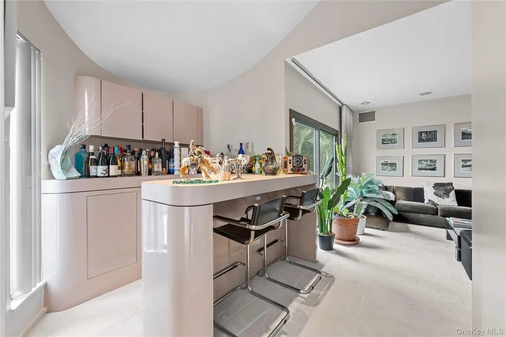 1010 Seawane Drive Hewlett Harbor NY 11557