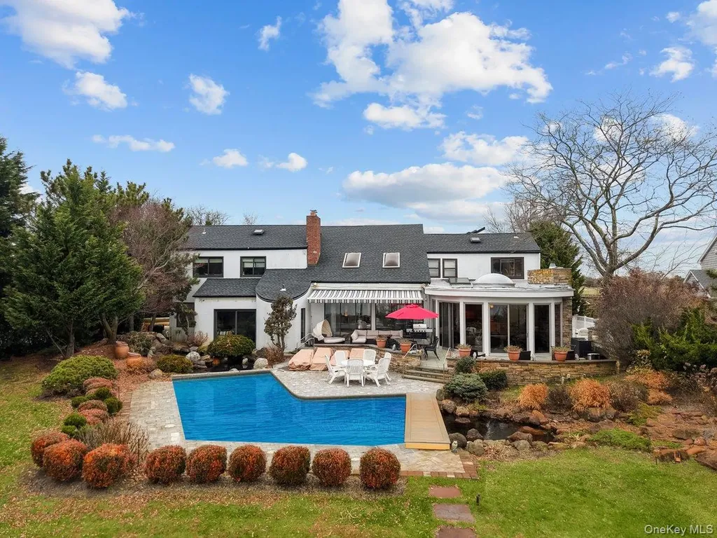 1010 Seawane Drive Hewlett Harbor NY 11557