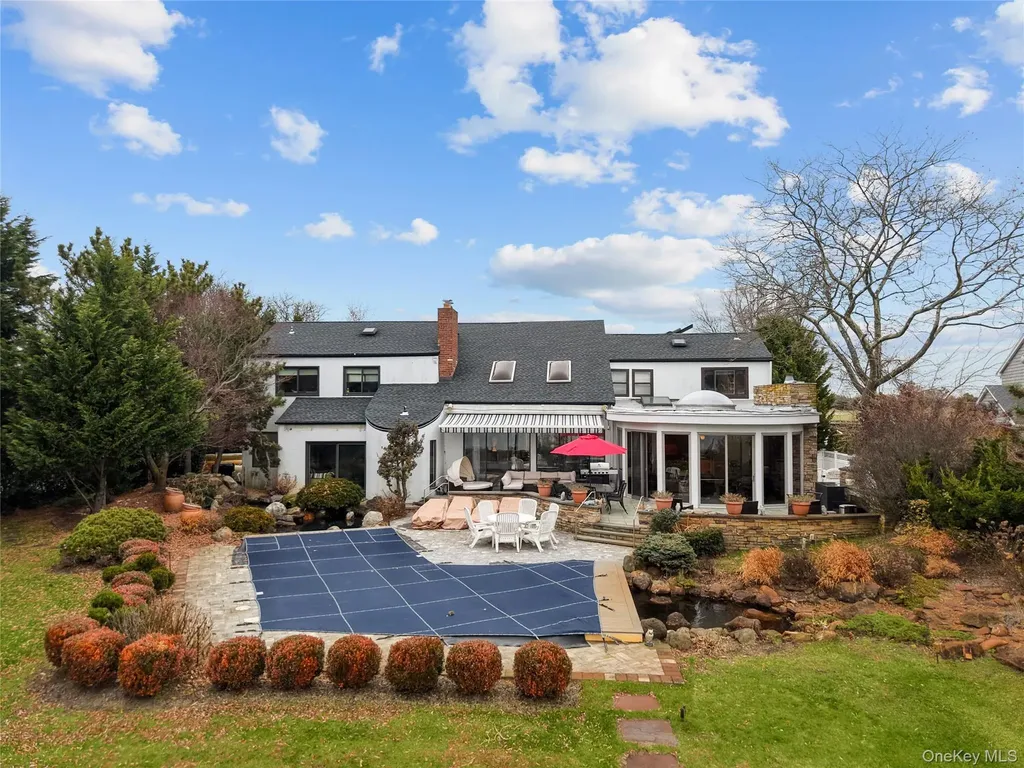 1010 Seawane Drive Hewlett Harbor NY 11557