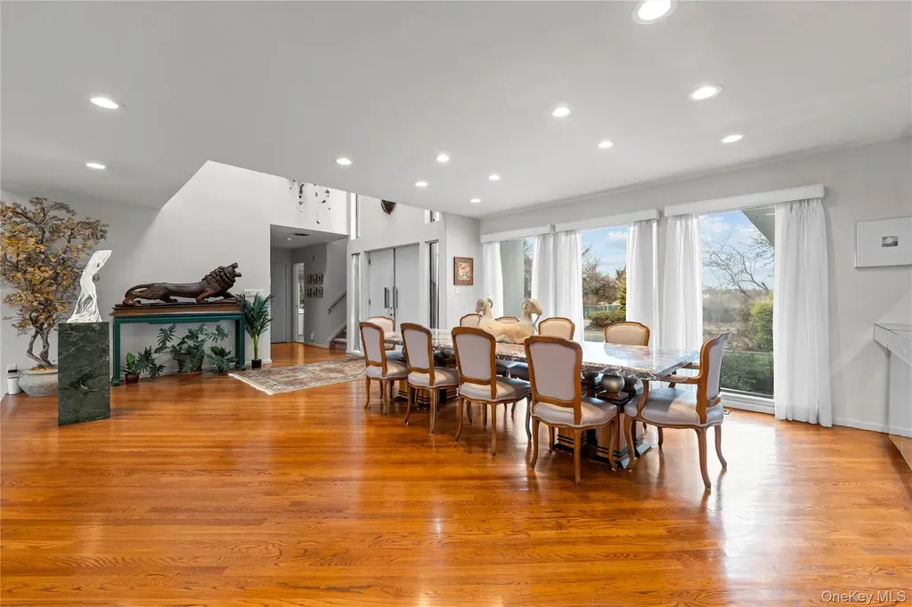 1010 Seawane Drive Hewlett Harbor NY 11557