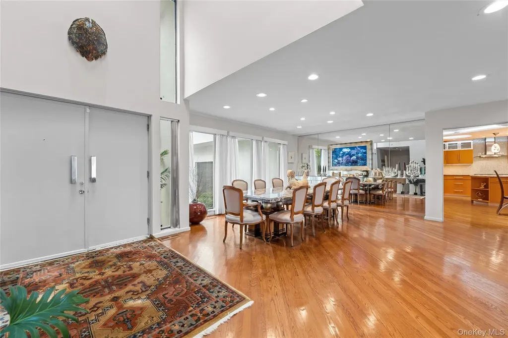 1010 Seawane Drive Hewlett Harbor NY 11557