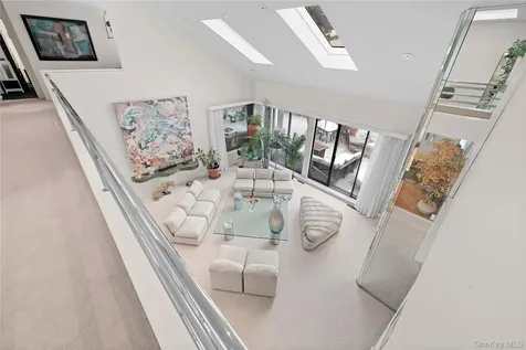 1010 Seawane Drive Hewlett Harbor NY 11557