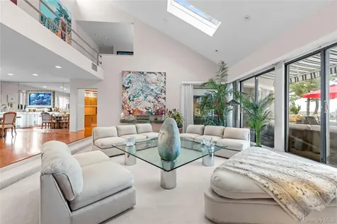 1010 Seawane Drive Hewlett Harbor NY 11557