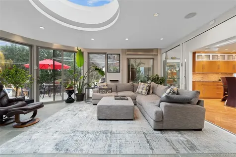 1010 Seawane Drive Hewlett Harbor NY 11557