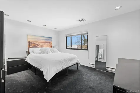 1010 Seawane Drive Hewlett Harbor NY 11557