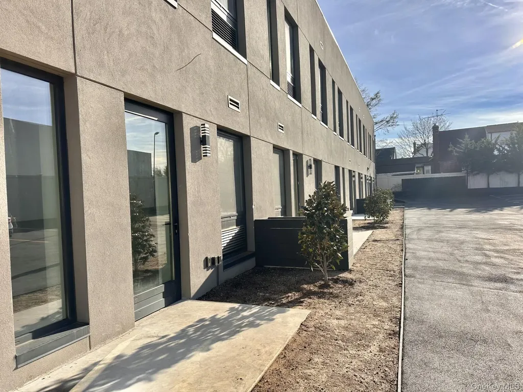 362 W Merrick Road Valley Stream NY 11580