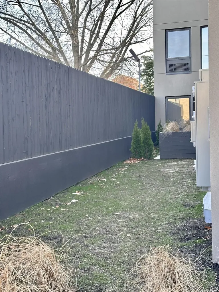 362 W Merrick Road Valley Stream NY 11580