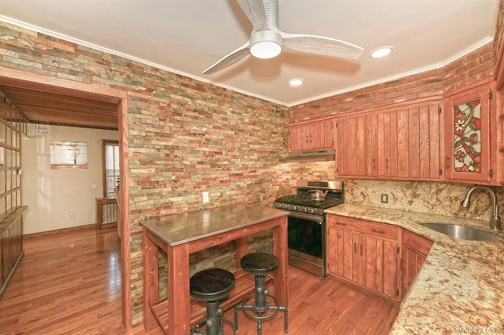 60 Connecticut Avenue Freeport NY 11520
