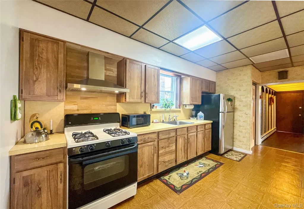 13437 58th Road Flushing NY 11355