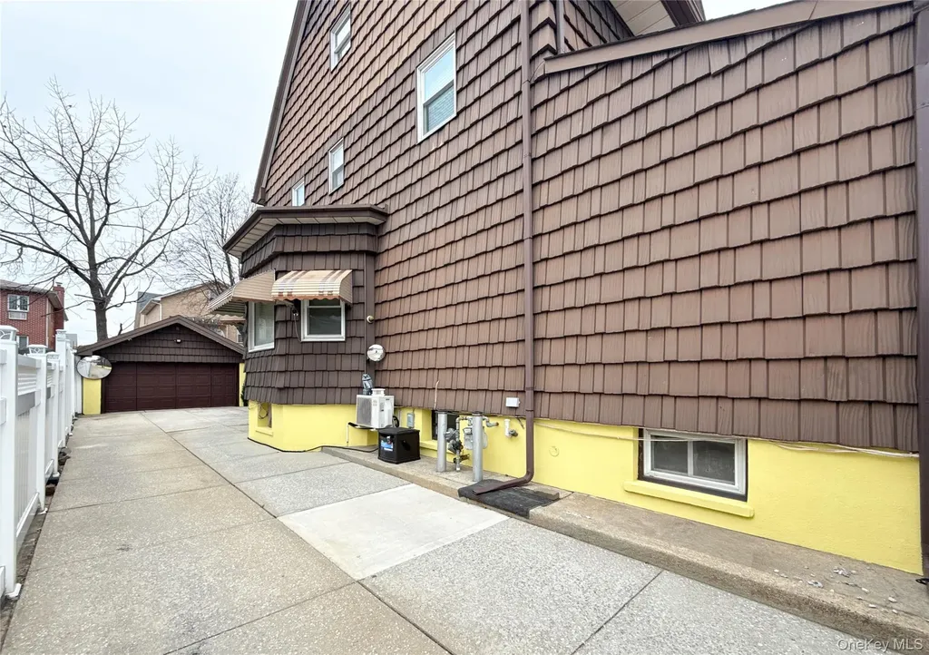 13437 58th Road Flushing NY 11355